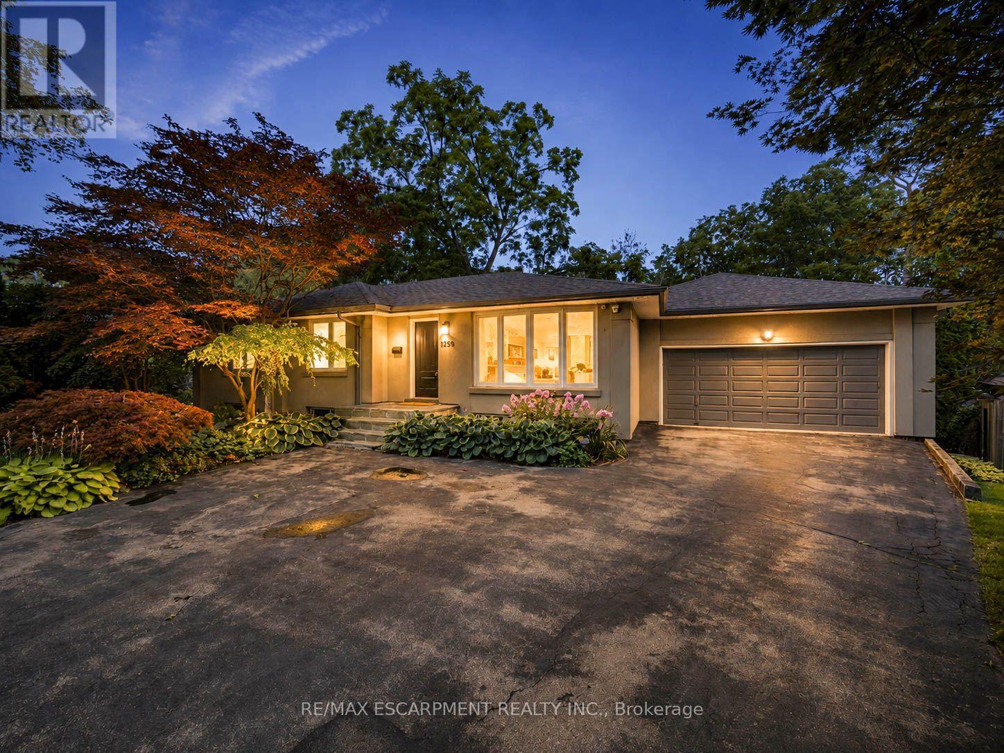 1239 Baldwin Drive, Oakville, Ontario  L6J 2W4 - Photo 2 - W13695820