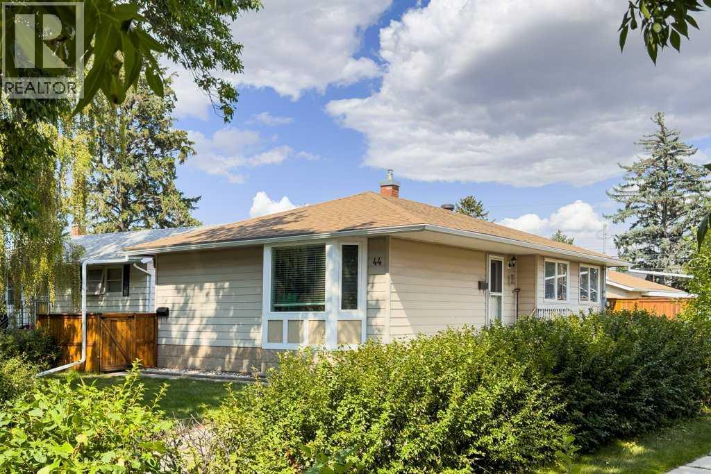 44 Lynndale Road SE, Calgary, Alberta