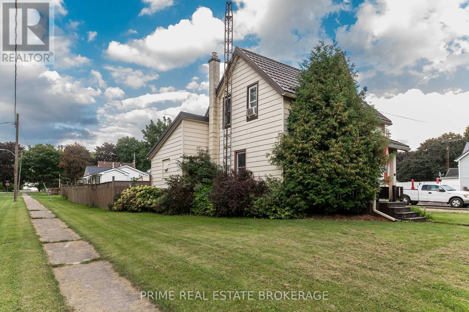 221 Third Street, West Elgin, Ontario  N0L 2C0 - Photo 3 - X13721564