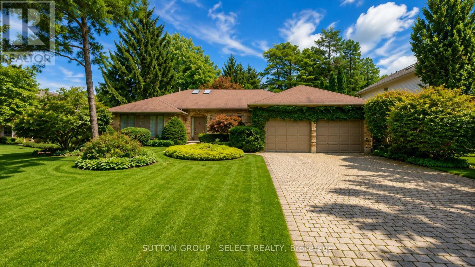 34 Pine Ridge Drive, London North, Ontario  N5X 3G8 - Photo 1 - X13721650