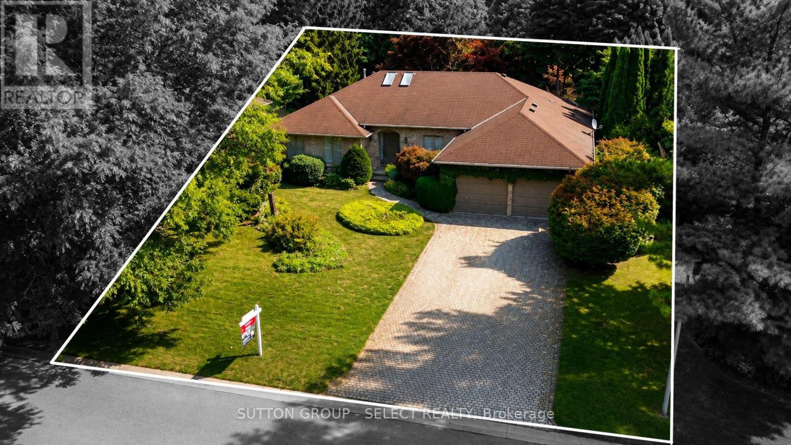 34 Pine Ridge Drive, London North, Ontario  N5X 3G8 - Photo 3 - X13721650
