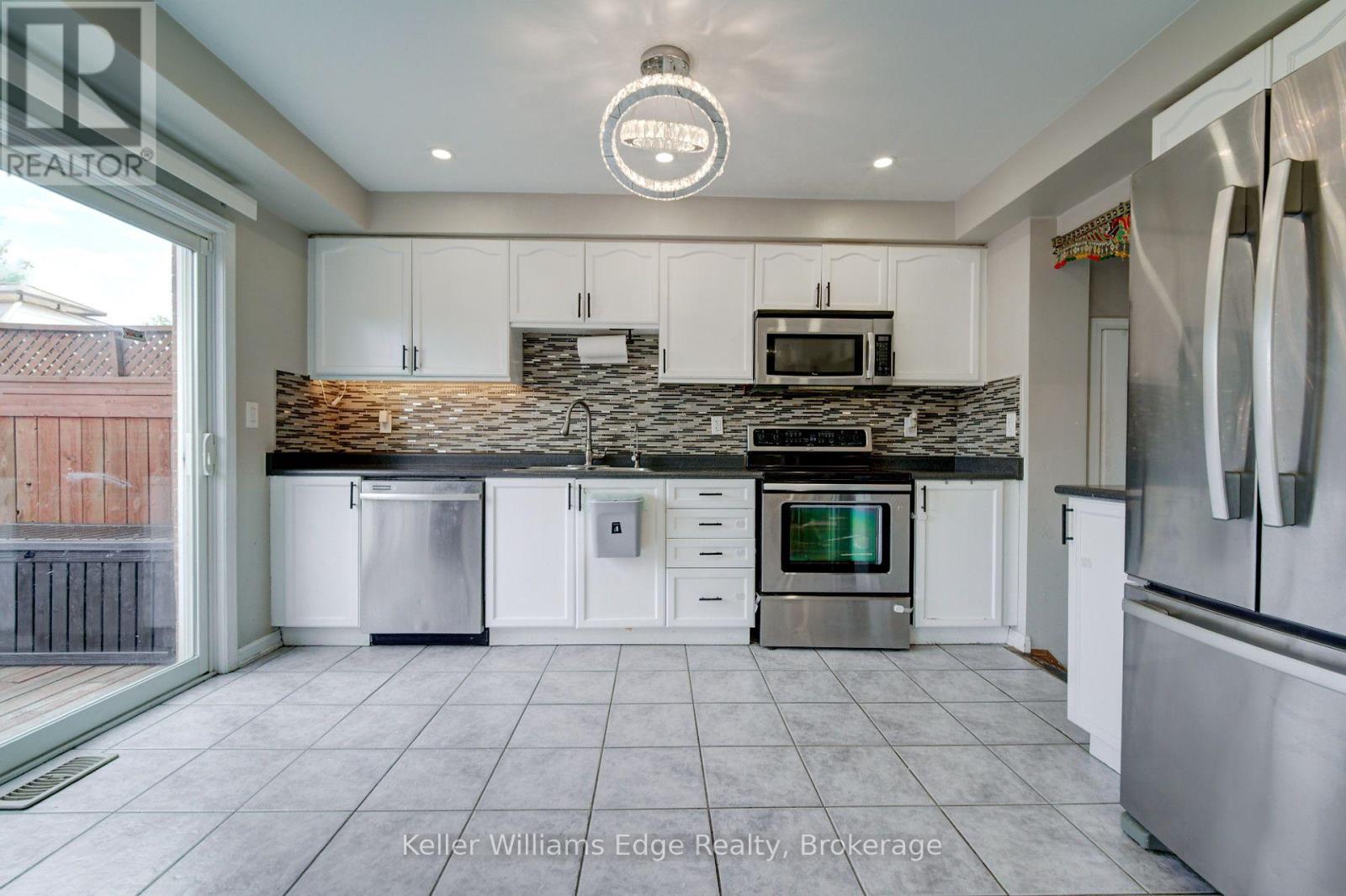 4028 Donnic Drive, Burlington, Ontario  L7M 0A7 - Photo 10 - W13721648