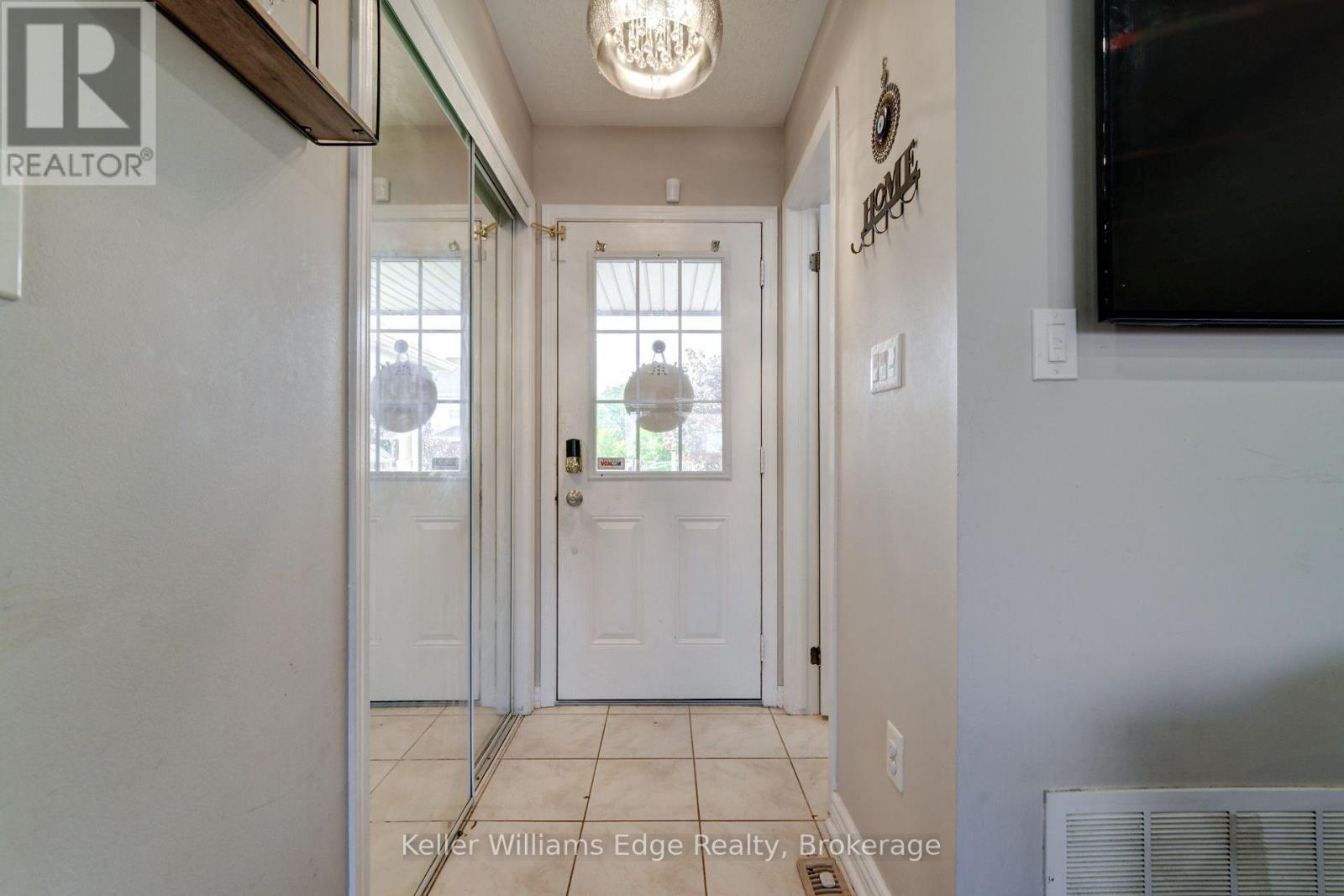 4028 Donnic Drive, Burlington, Ontario  L7M 0A7 - Photo 6 - W13721648