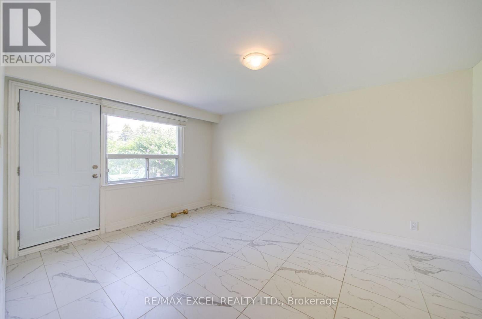 6 Averill Crescent, Toronto, Ontario  M2M 2A9 - Photo 32 - C13721436