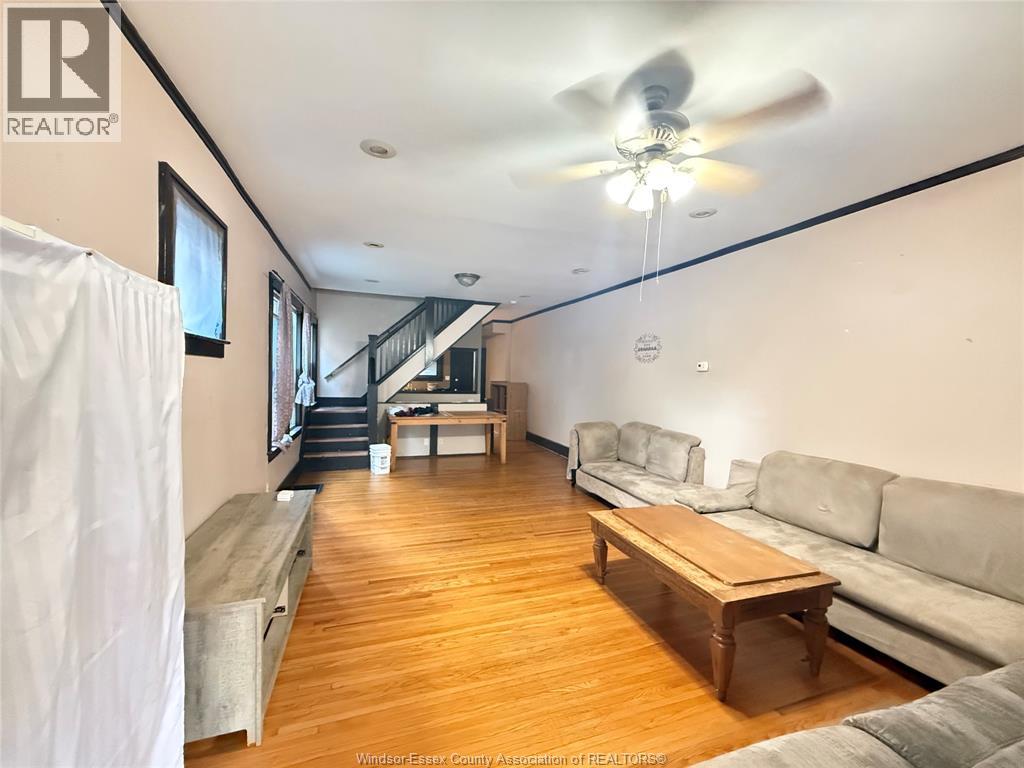 467 Partington, Windsor, Ontario  N9B 2N4 - Photo 3 - 26021018