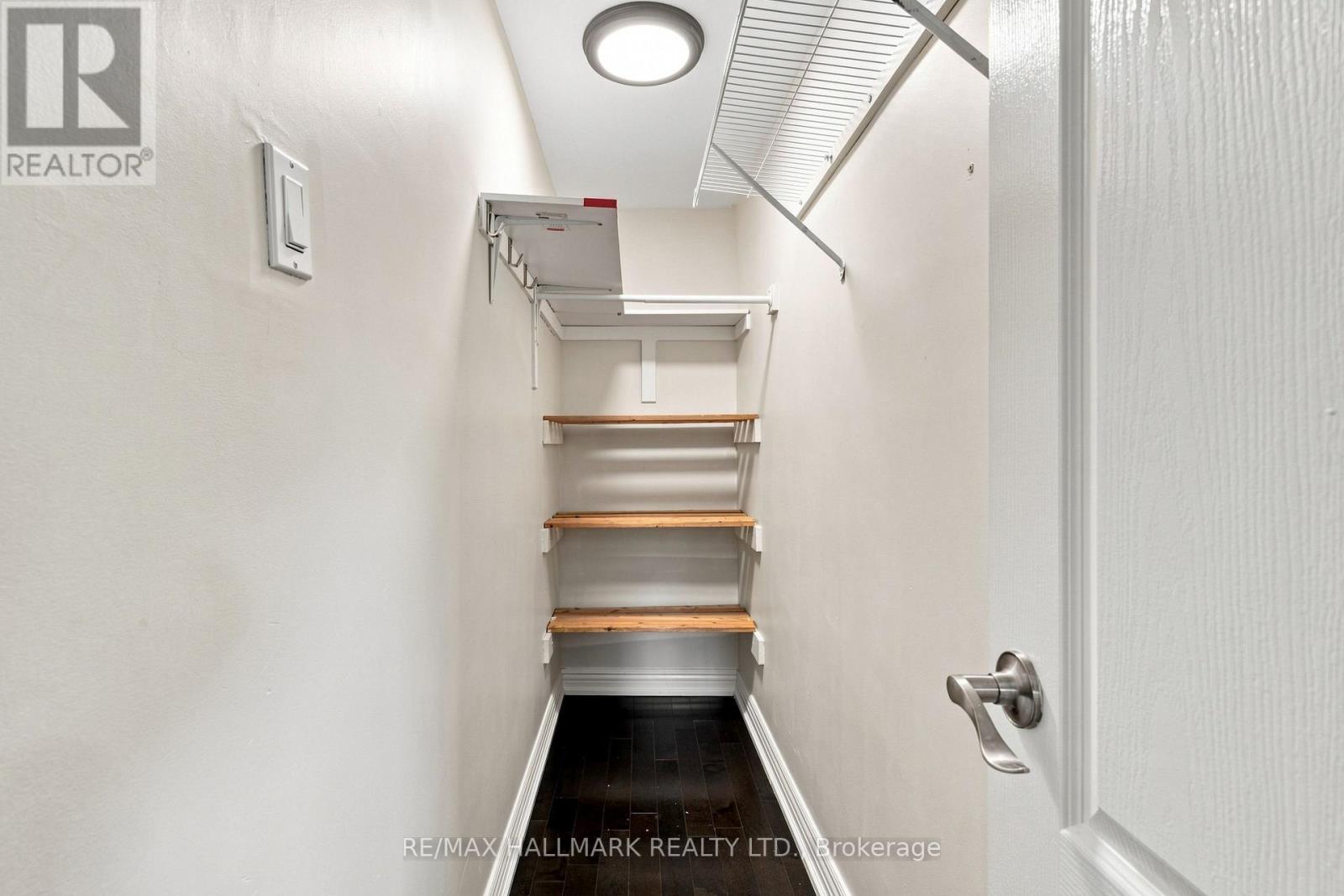 76 Pape Avenue, Toronto, Ontario  M4M 2V6 - Photo 25 - E13720526