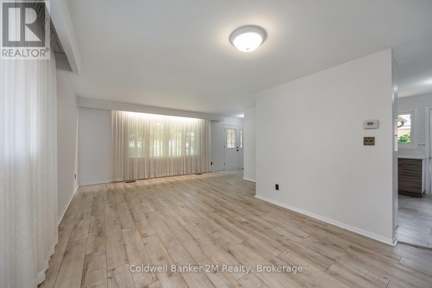 314 Inverness Drive, Oshawa, Ontario  L1J 5T4 - Photo 9 - E13721656