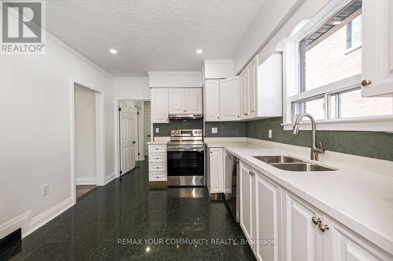 91 Mcgillivray Avenue, Toronto, Ontario  M5M 2Y5 - Photo 11 - C13721570