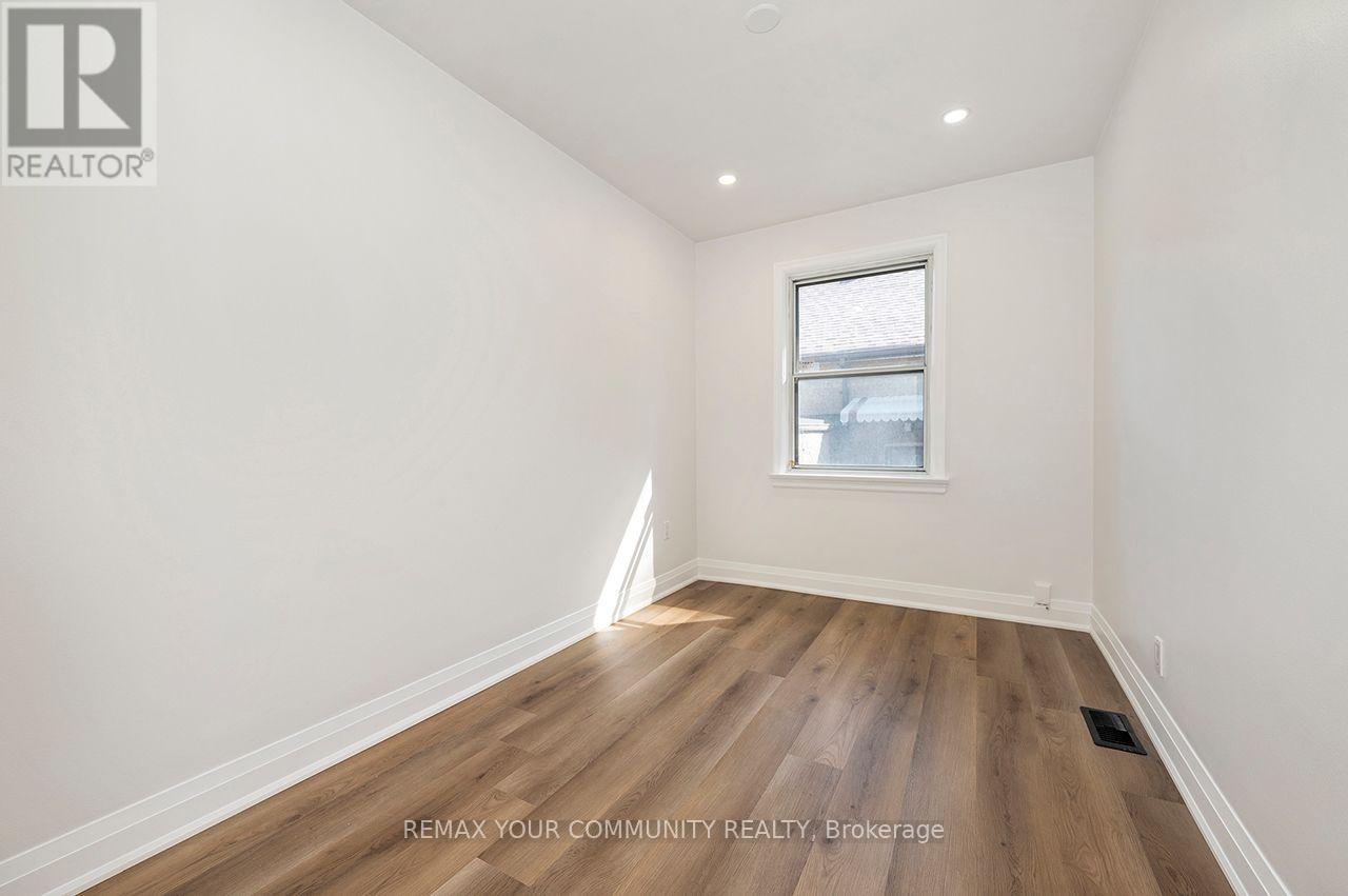 91 Mcgillivray Avenue, Toronto, Ontario  M5M 2Y5 - Photo 13 - C13721570