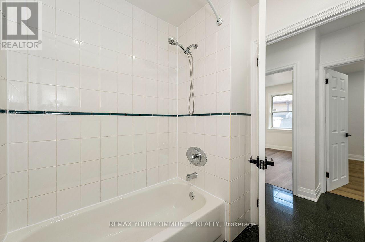 91 Mcgillivray Avenue, Toronto, Ontario  M5M 2Y5 - Photo 15 - C13721570