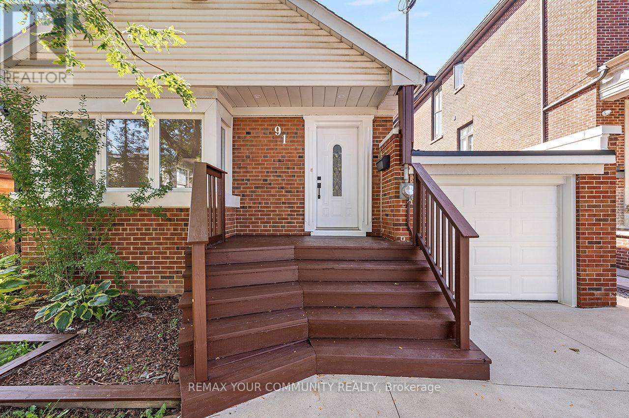 91 Mcgillivray Avenue, Toronto, Ontario  M5M 2Y5 - Photo 2 - C13721570