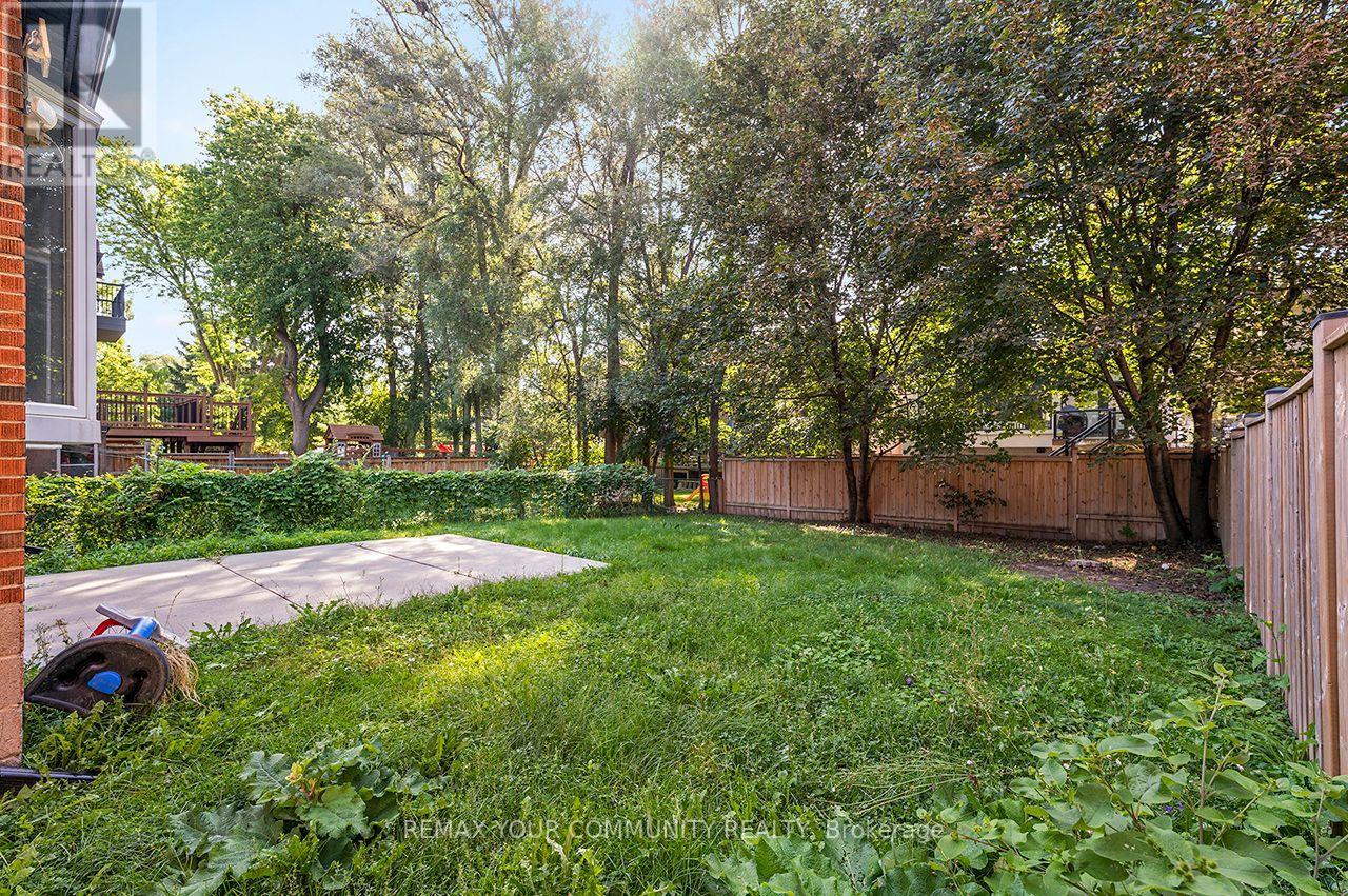 91 Mcgillivray Avenue, Toronto, Ontario  M5M 2Y5 - Photo 33 - C13721570