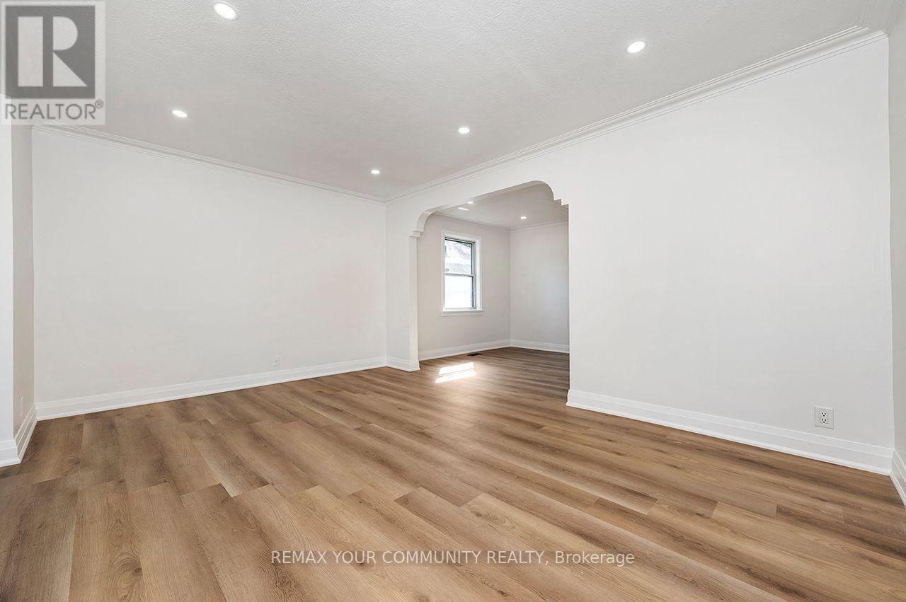 91 Mcgillivray Avenue, Toronto, Ontario  M5M 2Y5 - Photo 4 - C13721570