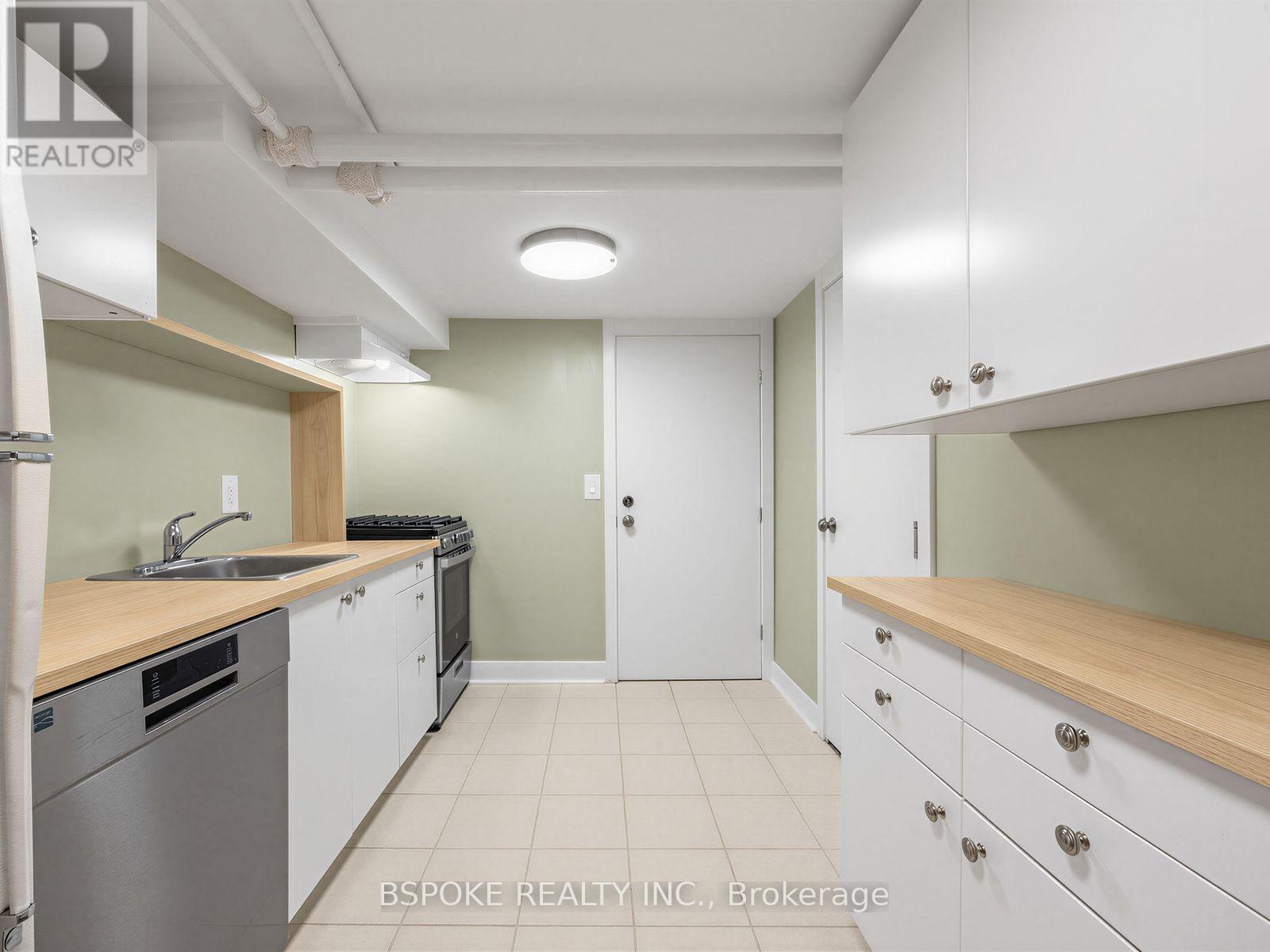 Bsmt - 112 Delaware Avenue, Toronto, Ontario  M6H 2T1 - Photo 3 - C13721616
