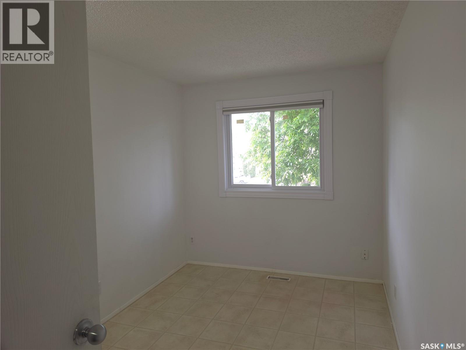 18 1128 Mckercher Drive, Saskatoon, Saskatchewan  S7H 4Y7 - Photo 11 - SK039252
