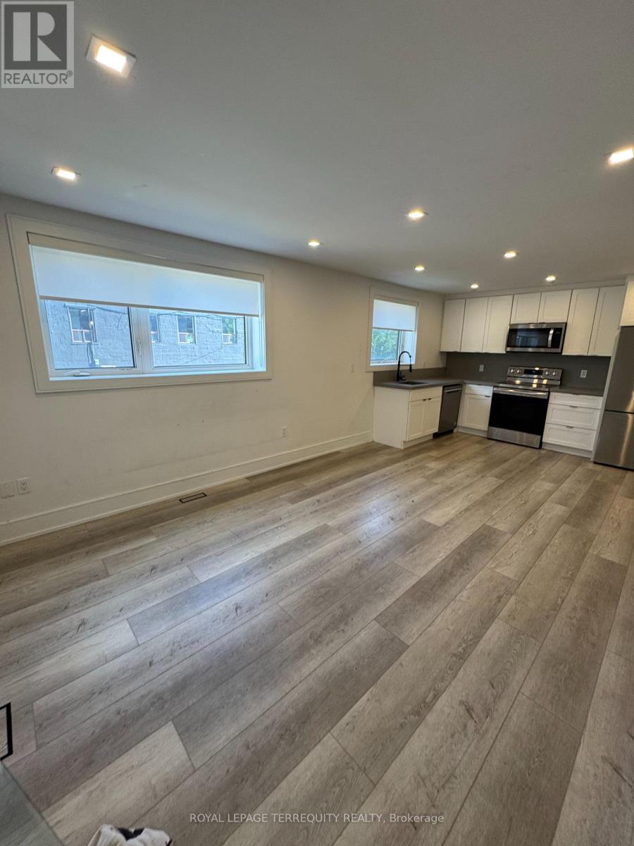 2 - 200 Munro Street, Toronto, Ontario  M4M 2C2 - Photo 3 - E13721534