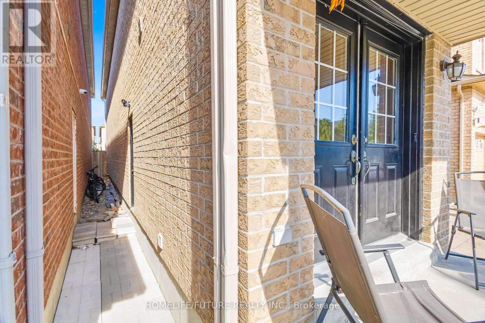 84 Jack Monkman Crescent, Markham, Ontario  L3S 0A4 - Photo 5 - N13721586