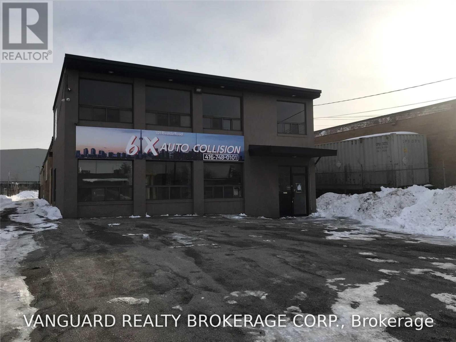 101 Rivalda Road, Toronto, Ontario M9M 2M6 - Photo 2 - W13721568