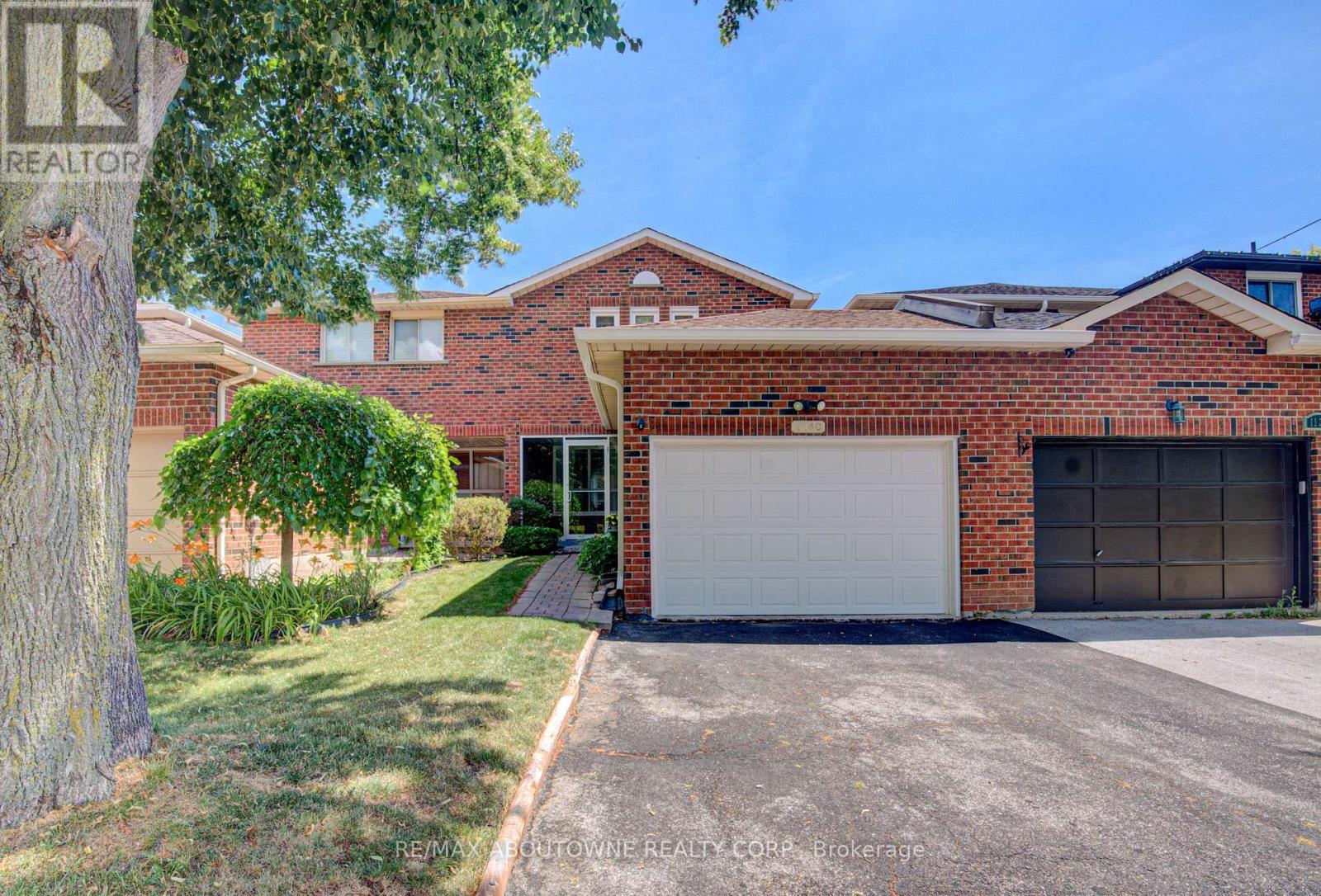 1140 AVONDALE DRIVE, Oakville, Ontario