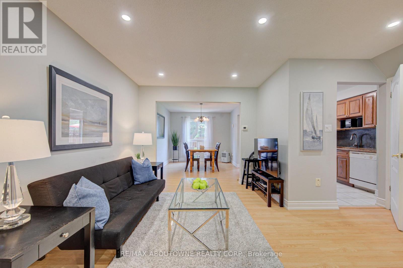 1140 Avondale Drive, Oakville, Ontario  L6H 5L3 - Photo 12 - W13721584