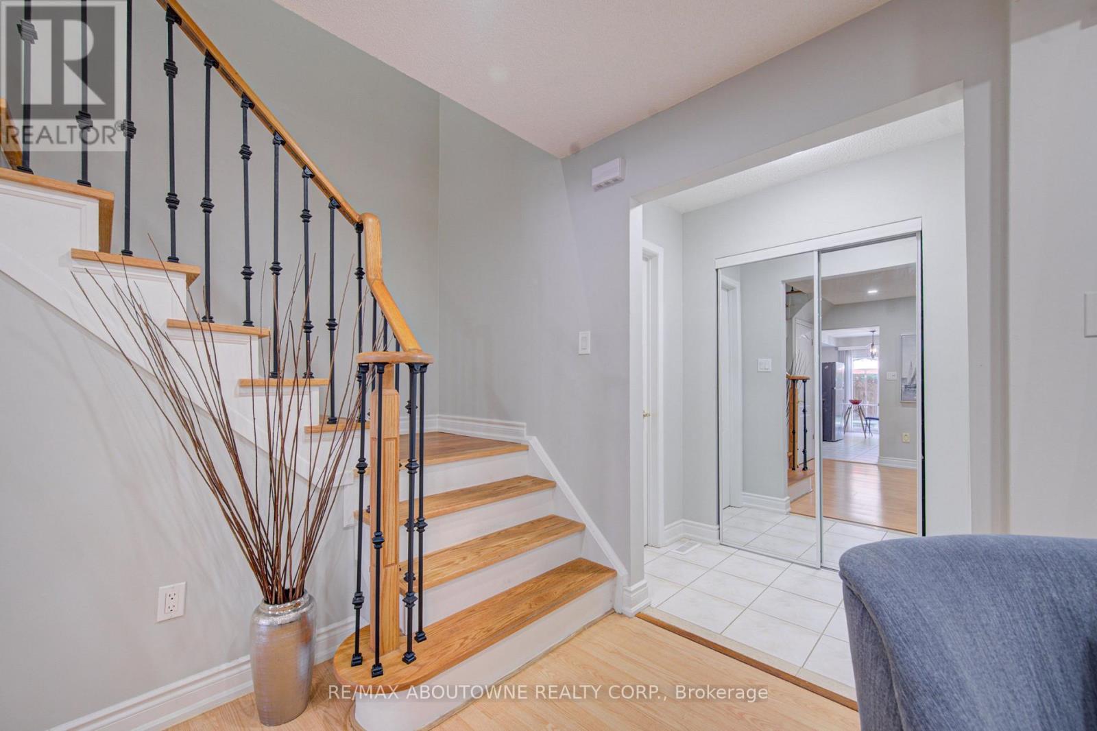 1140 Avondale Drive, Oakville, Ontario  L6H 5L3 - Photo 17 - W13721584