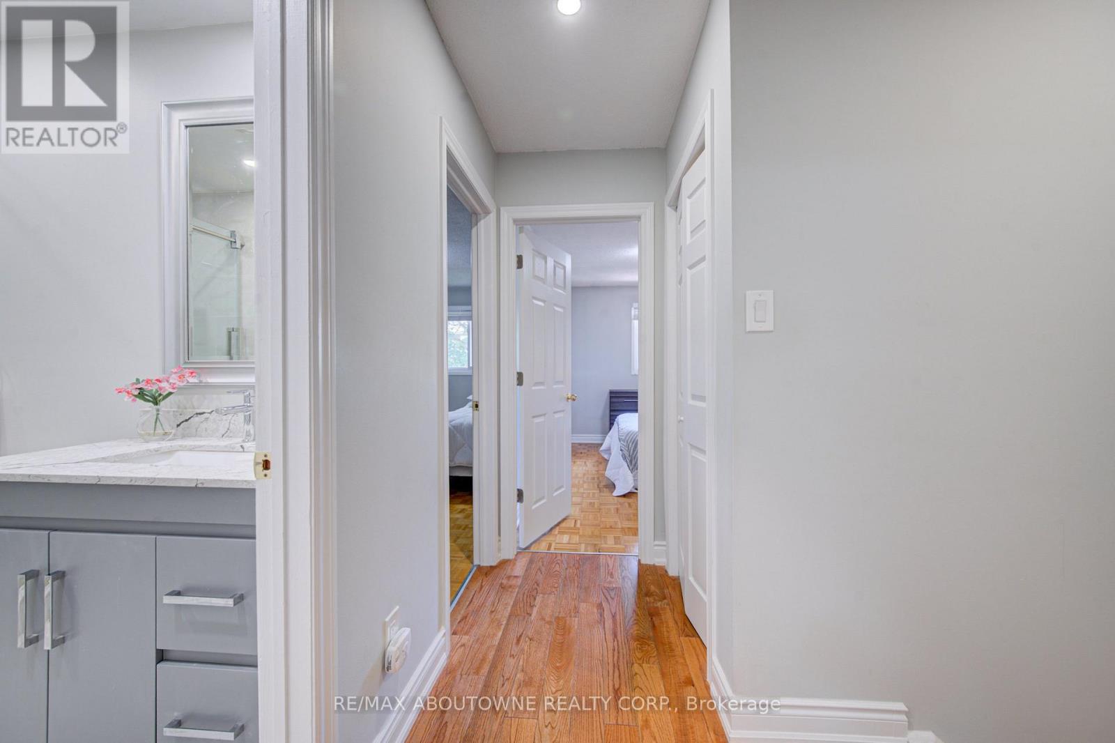 1140 Avondale Drive, Oakville, Ontario  L6H 5L3 - Photo 18 - W13721584