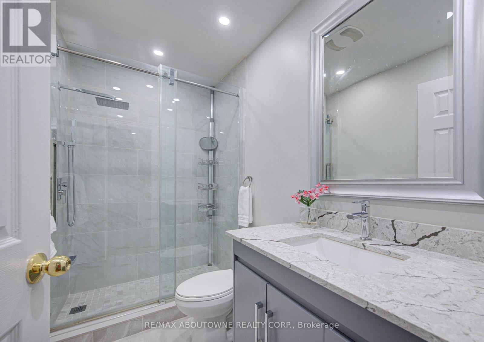 1140 Avondale Drive, Oakville, Ontario  L6H 5L3 - Photo 20 - W13721584