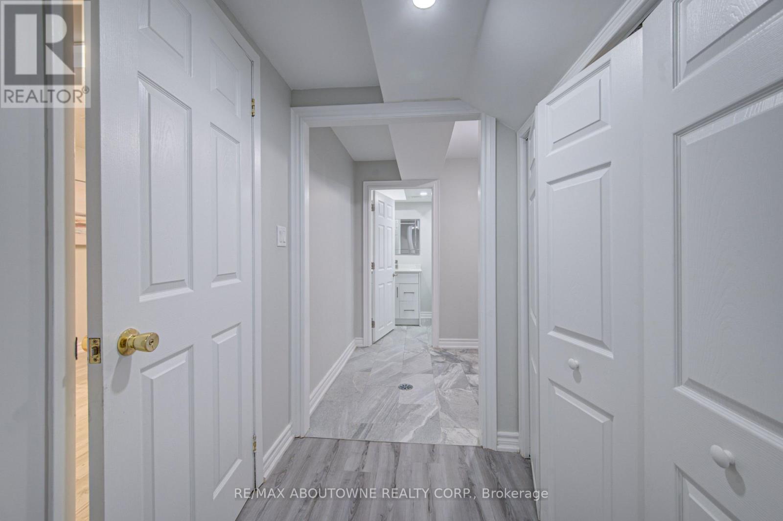 1140 Avondale Drive, Oakville, Ontario  L6H 5L3 - Photo 27 - W13721584