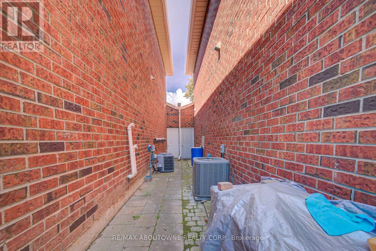 1140 Avondale Drive, Oakville, Ontario  L6H 5L3 - Photo 39 - W13721584