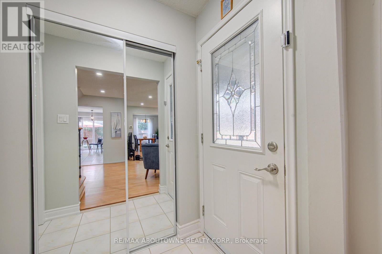 1140 Avondale Drive, Oakville, Ontario  L6H 5L3 - Photo 5 - W13721584