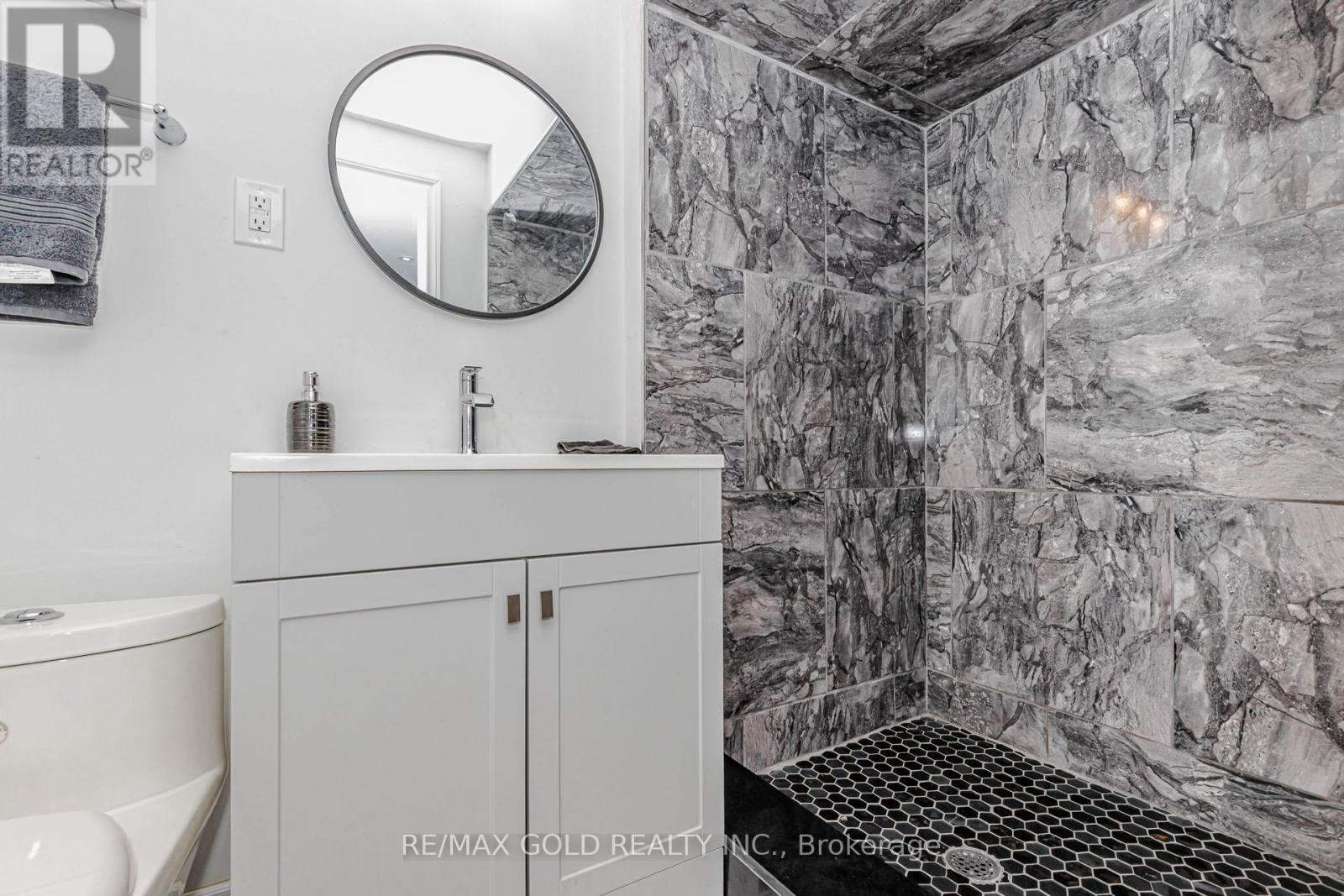 7 Clipstone Court, Brampton, Ontario  L6X 4J4 - Photo 43 - W13721588
