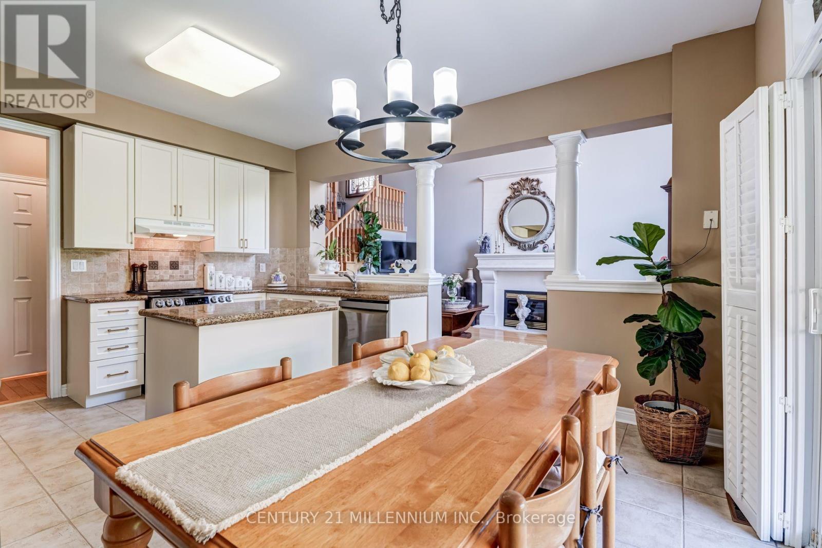 2555 Nichols Drive, Oakville, Ontario  L6H 7L3 - Photo 12 - W13721620