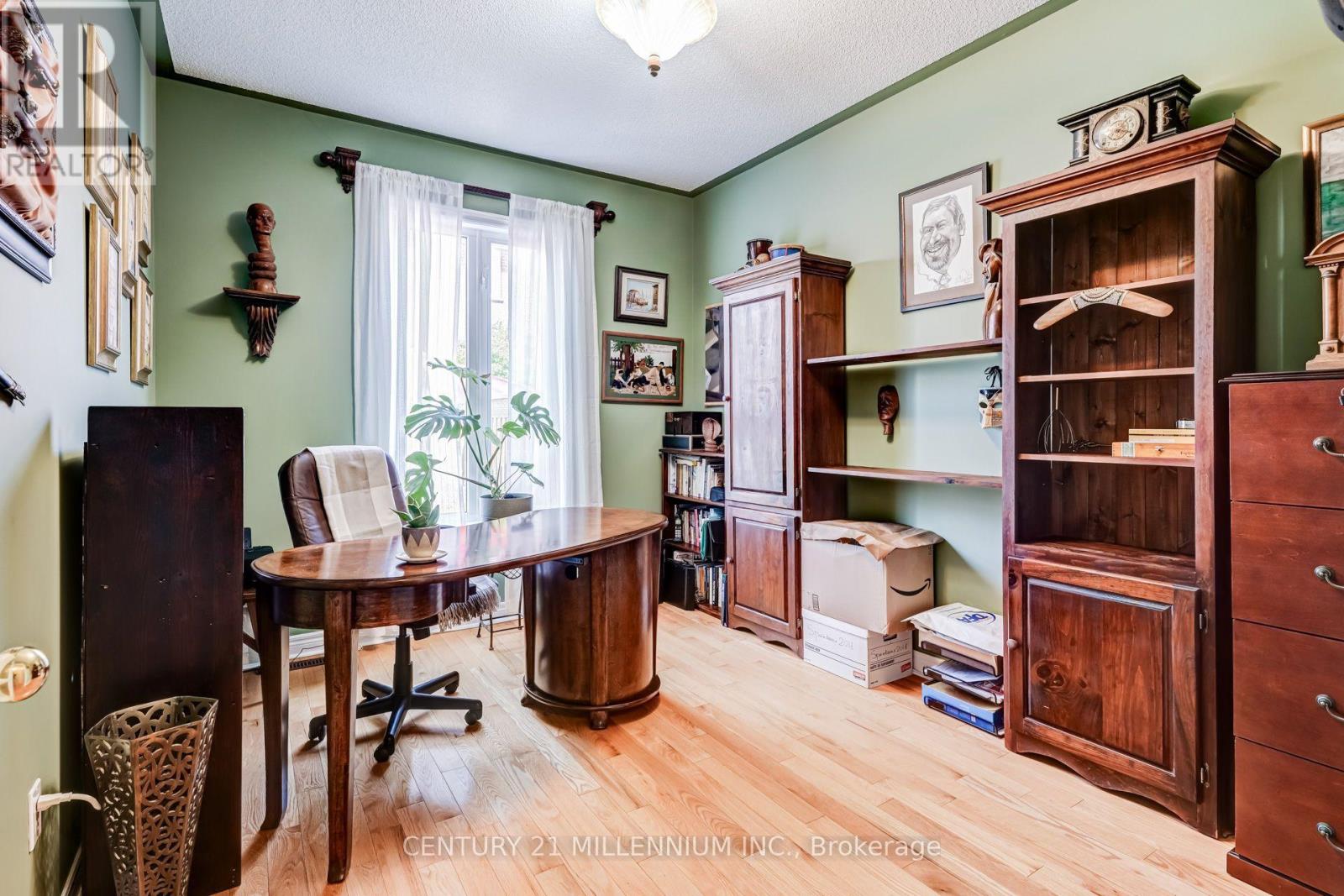 2555 Nichols Drive, Oakville, Ontario  L6H 7L3 - Photo 16 - W13721620