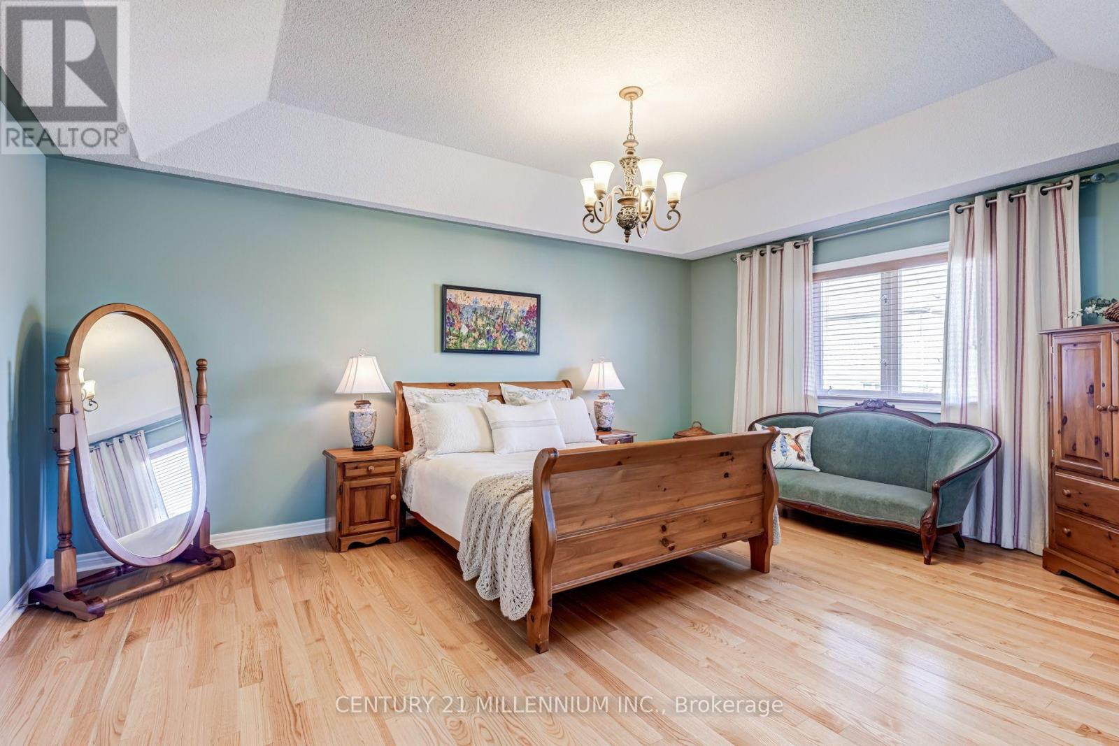 2555 Nichols Drive, Oakville, Ontario  L6H 7L3 - Photo 22 - W13721620