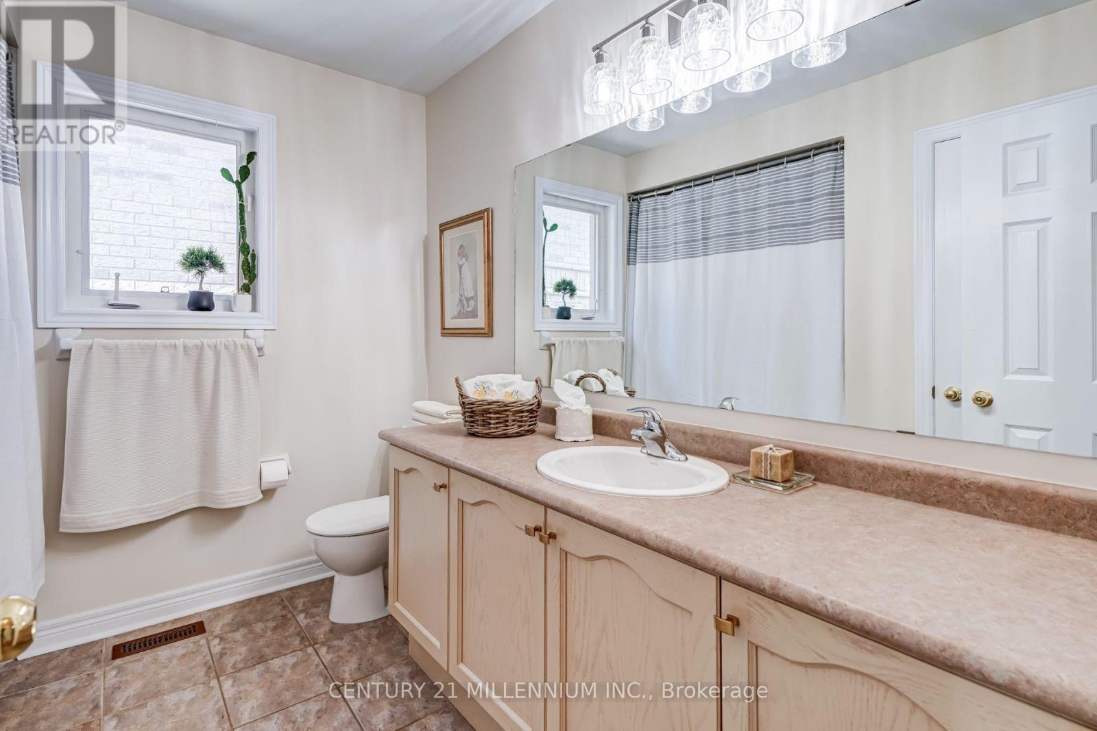 2555 Nichols Drive, Oakville, Ontario  L6H 7L3 - Photo 33 - W13721620