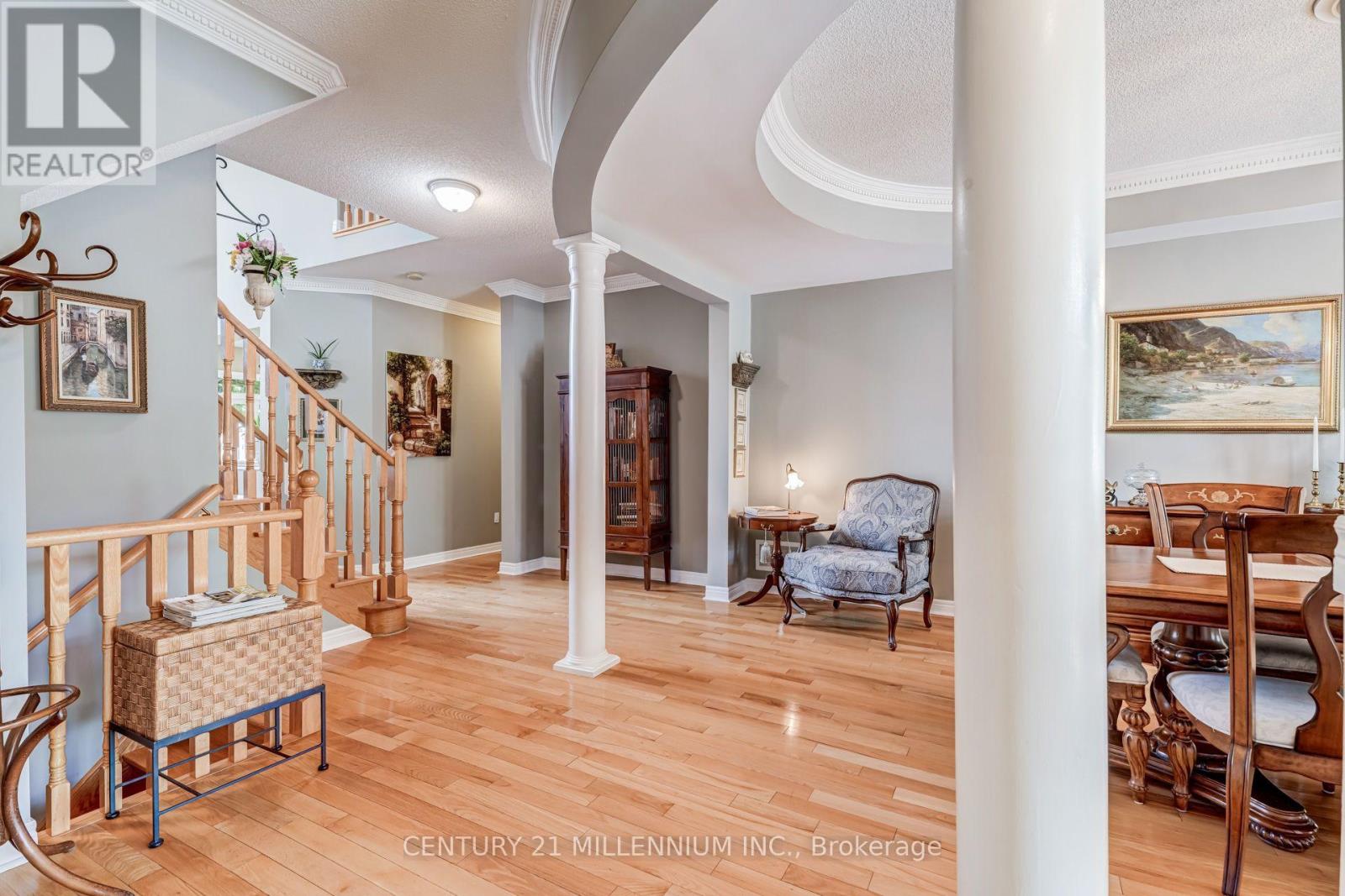 2555 Nichols Drive, Oakville, Ontario  L6H 7L3 - Photo 4 - W13721620