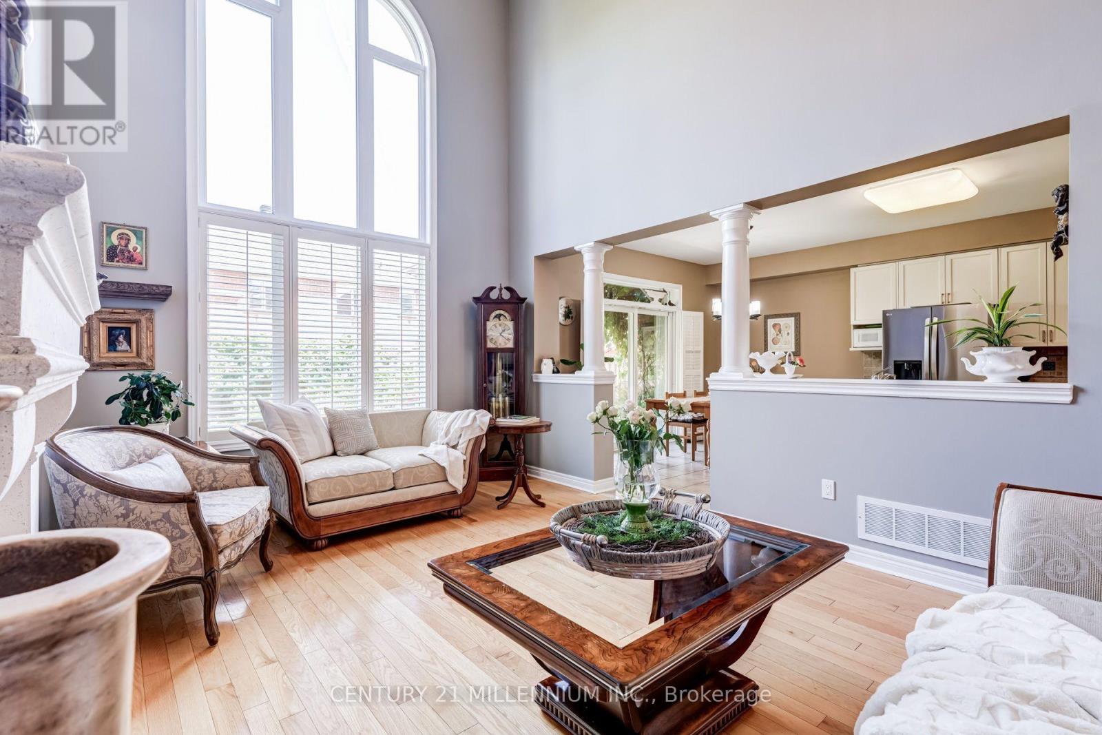 2555 Nichols Drive, Oakville, Ontario  L6H 7L3 - Photo 9 - W13721620
