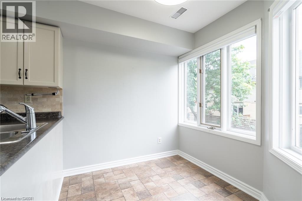 266 Limeridge Road E Unit# 1, Hamilton, Ontario  L9A 2S7 - Photo 11 - 40859031