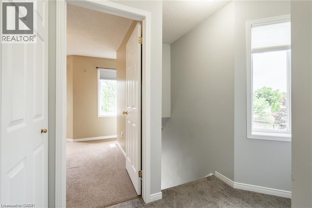 266 Limeridge Road E Unit# 1, Hamilton, Ontario  L9A 2S7 - Photo 14 - 40859031