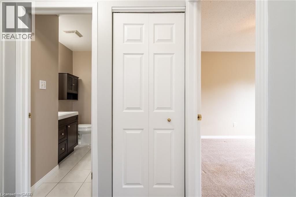 266 Limeridge Road E Unit# 1, Hamilton, Ontario  L9A 2S7 - Photo 24 - 40859031