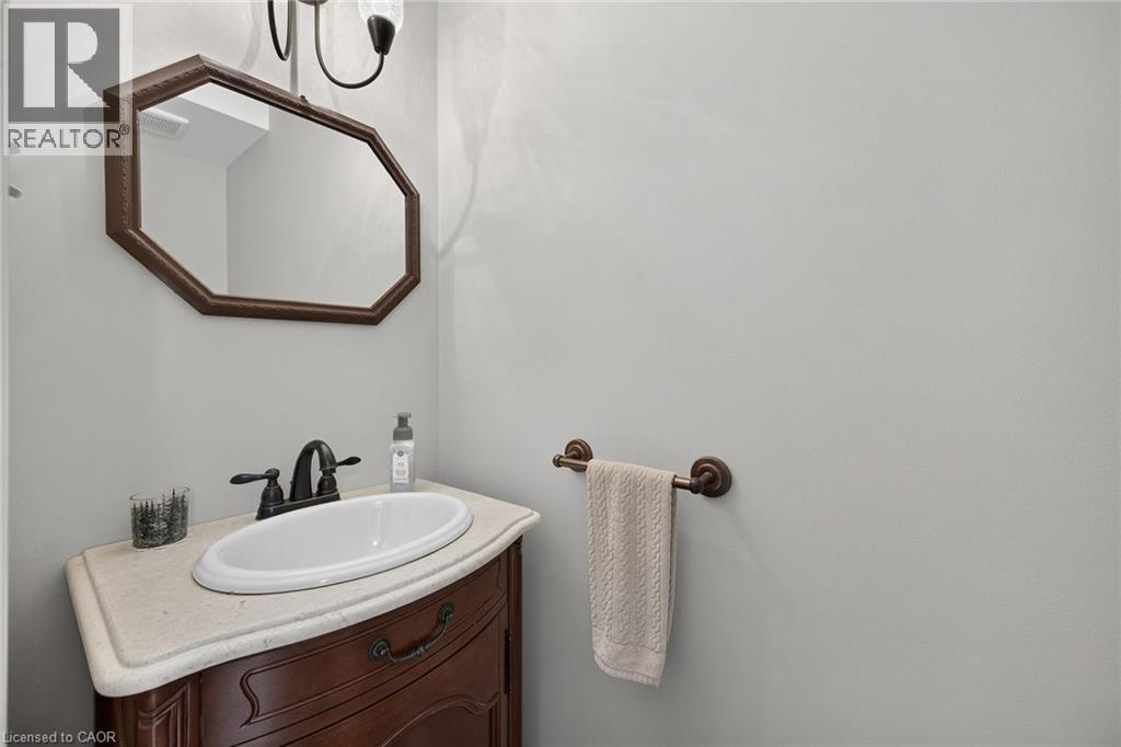10 Balvenie Boulevard, Caledonia, Ontario  N3W 2N8 - Photo 17 - 40858937