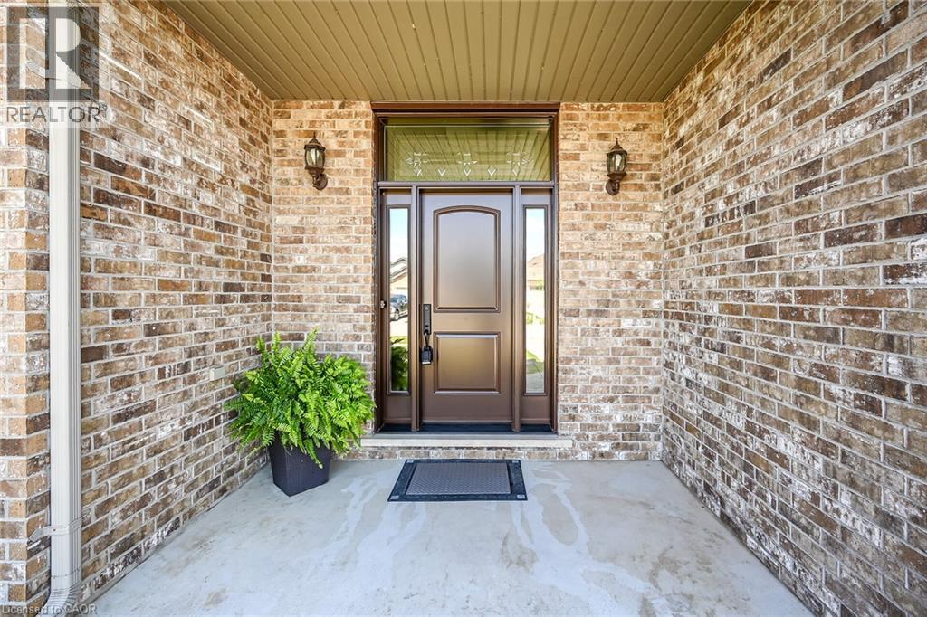 10 Balvenie Boulevard, Caledonia, Ontario  N3W 2N8 - Photo 2 - 40858937