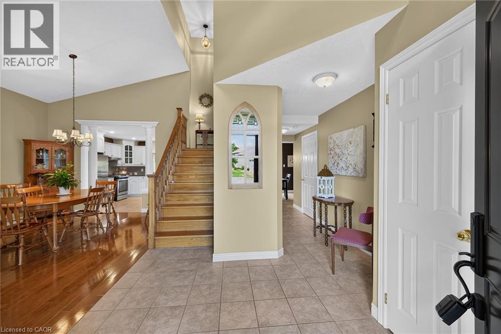 10 Balvenie Boulevard, Caledonia, Ontario  N3W 2N8 - Photo 3 - 40858937