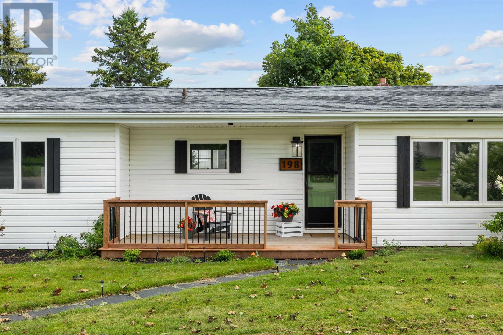 198 Lower Malpeque Road, Charlottetown, Prince Edward Island  C1E 1S5 - Photo 2 - 202621782