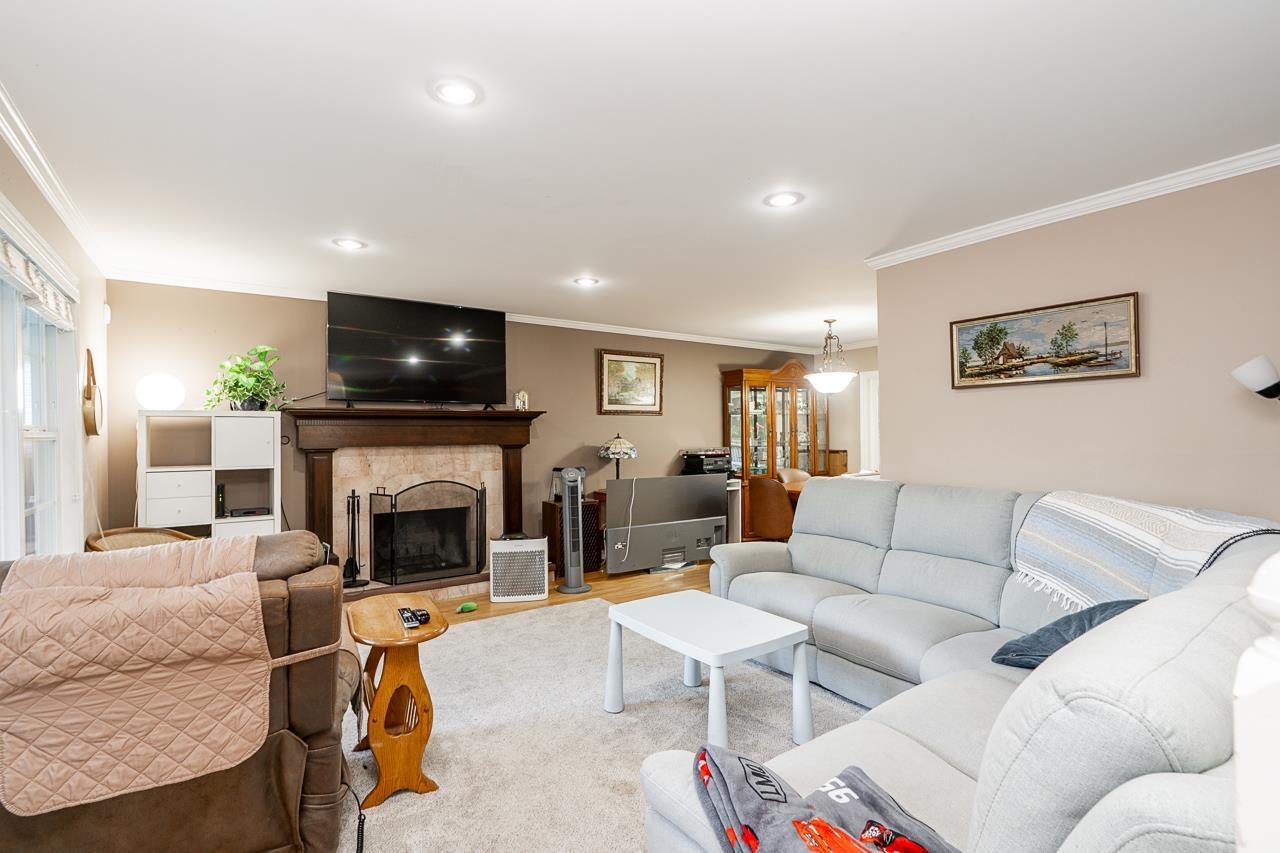 19860 35 Avenue, Langley, British Columbia  V3A 2P6 - Photo 5 - R3159159