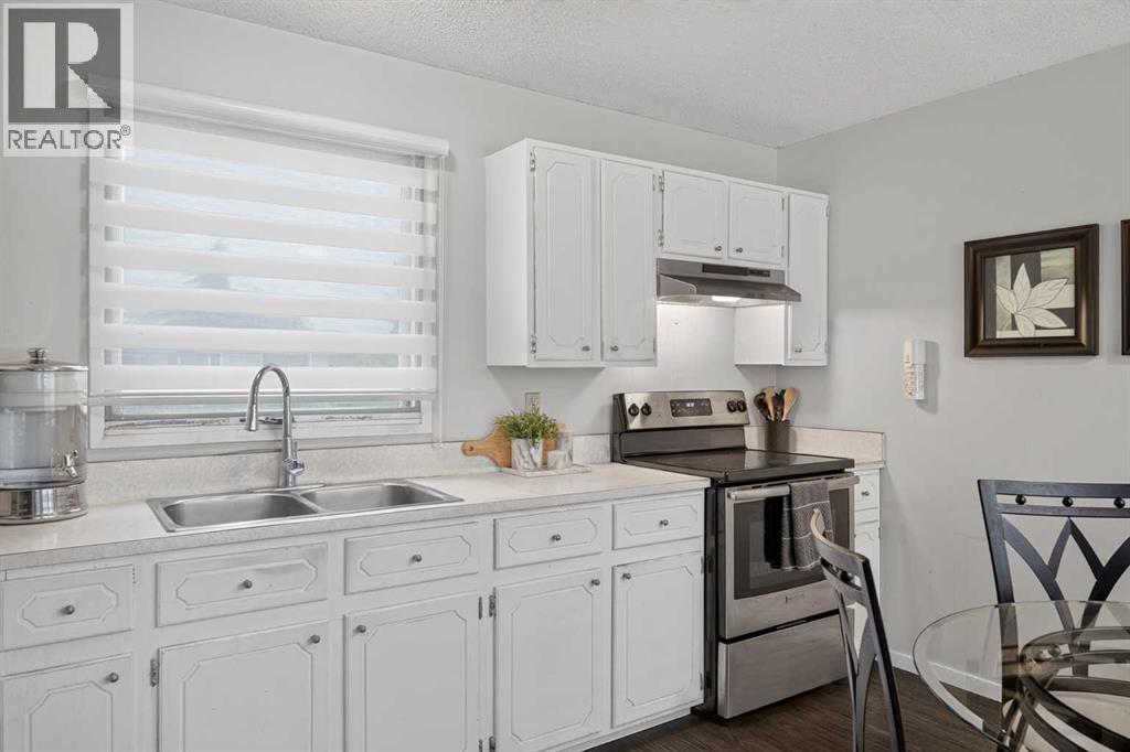 3881 Fonda Way SE, Calgary, Alberta  T2A 5R4 - Photo 11 - A2337529