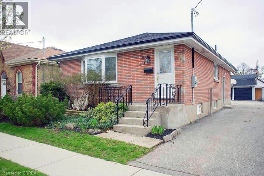 225 Chatham Street Unit# Main, Brantford, Ontario  N3S 4H2 - Photo 1 - 40858913