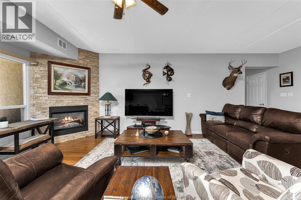 325 Village Grove Unit# 306, Tecumseh, Ontario  N8N 0B1 - Photo 12 - 26021046