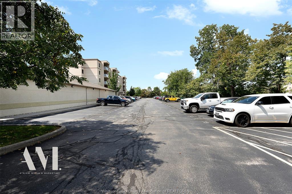 325 Village Grove Unit# 306, Tecumseh, Ontario  N8N 0B1 - Photo 2 - 26021046
