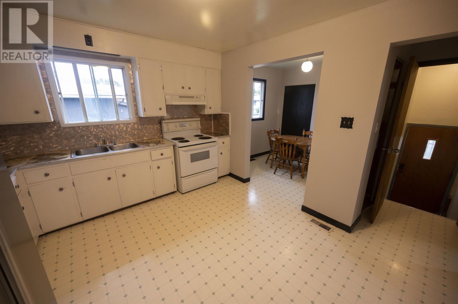 337 Otto Street, Thunder Bay, Ontario  P7A 2V2 - Photo 9 - TB2602415